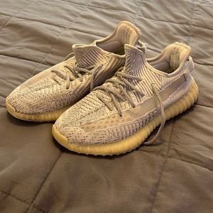 Yeezy 350 V2 Static